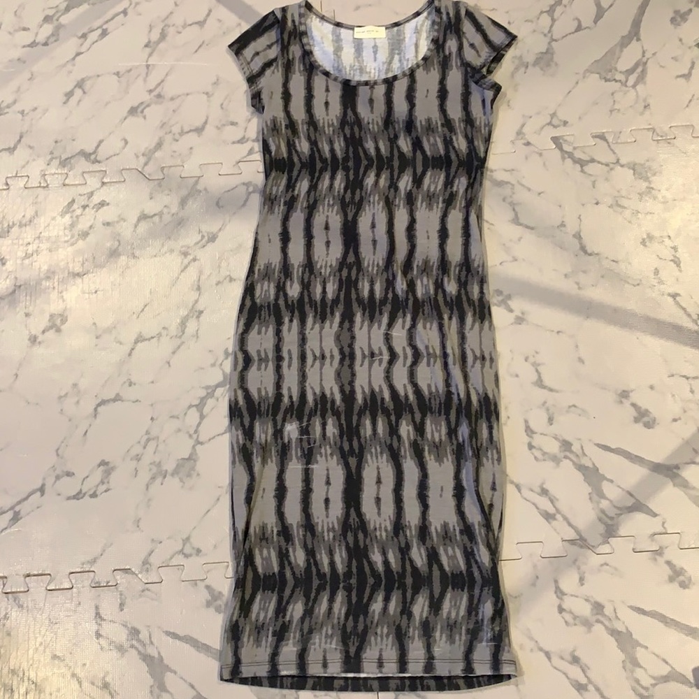 Short sleeve dress